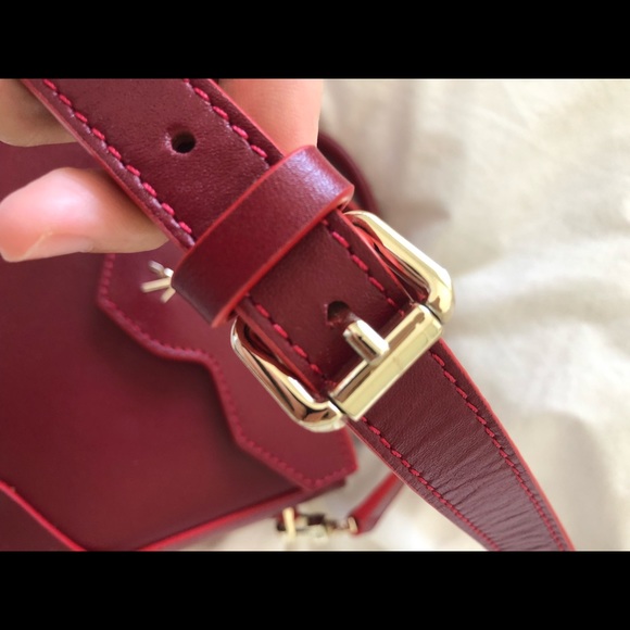 Manu Atelier micro bold crossbody in red - Picture 8 of 13